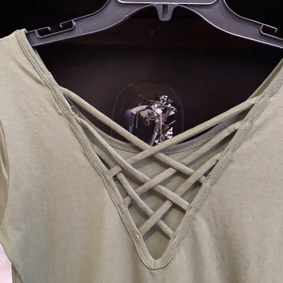 Green dress - Picture 2 of 4